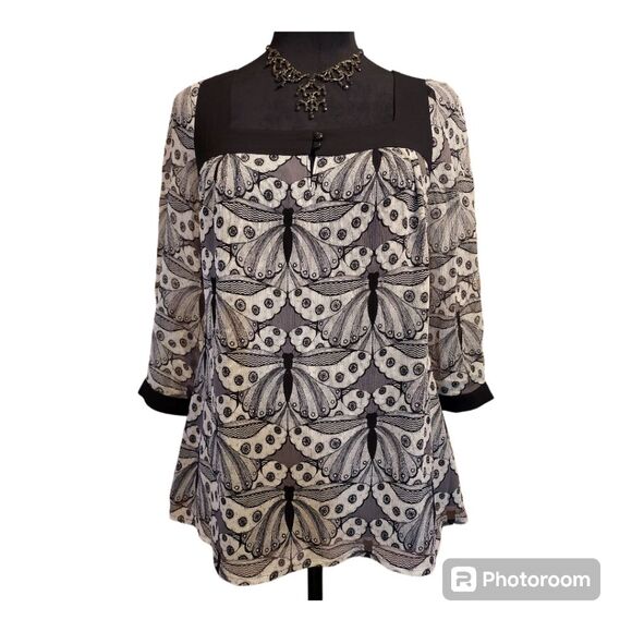 Express Black & White Silk Shell 3/4 Sleeve Butterfly Blouse Size XS - Picture 2 of 12